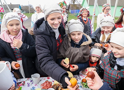 Сохранение традиций. Весенний обряд \"Ваджэнне Сулы\" в Гомельском районе