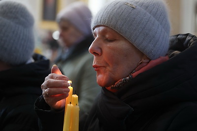 Католики празднуют Сретение Господне