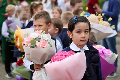 \"Школа для каждого, школа для всех\". В Минске прошли торжественные линейки ко Дню знаний