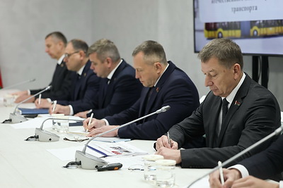 Лукашенко ознакомился с развитием производства отечественного пассажирского транспорта
