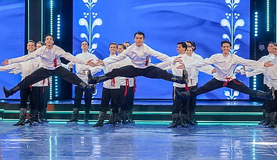 Яркое хореографическое шоу \"Танцуй, славянская душа!\" прошло в Летнем амфитеатре в Витебске