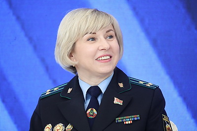 Более 300 ребят со всей страны собрал в Минске республиканский праздник \"Детства мирная страна\"