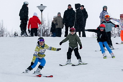 Любители активного отдыха провели праздничные выходные на снежных склонах