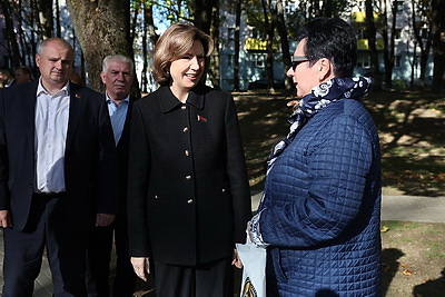 Кочанова ознакомилась с благоустроенными локациями отдыха в Минске