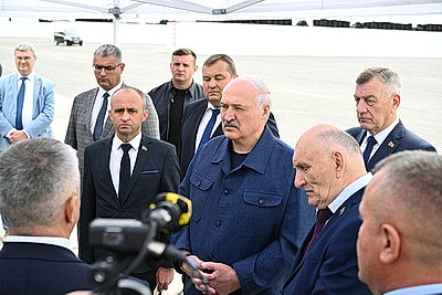 Фермерские хозяйства - в центре внимания. Лукашенко совершил рабочую поездку в Житковичский район