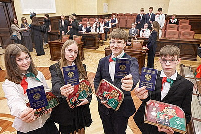 Всебелорусская акция \"Мы - граждане Беларуси!\" стартовала в Конституционном Суде