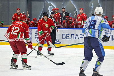 Команда Президента выиграла четвертый матч в РХЛ