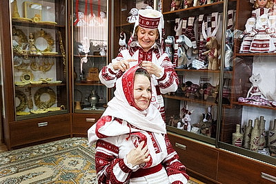 Дизайнерский наряд с кодом предков. Костюмы Малоритского строя вписались в современный гардероб