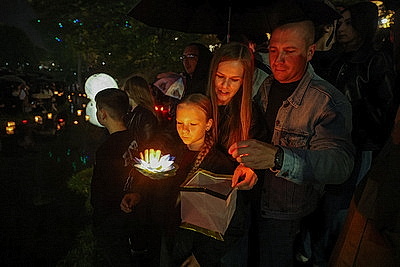 В Гродно ко Дню города провели фестиваль водных фонариков