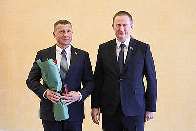 Люди разных профессий, но с общим подходом к делу. В Минске вручили госнаграды