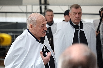 Лукашенко совершил рабочую поездку в Петриковский район