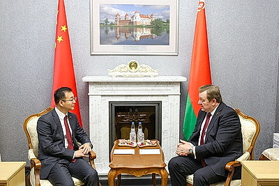 Сверить часы во всепогодном партнерстве. Алейник встретился с послом Китая в Беларуси