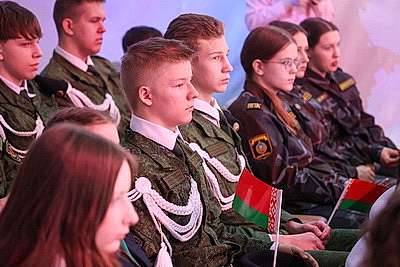 Шаг во взрослую жизнь: в Могилеве самым талантливым и творческим ребятам региона вручили первые паспорта