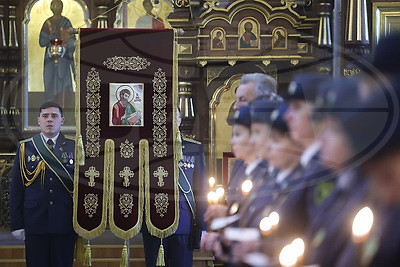 Хоругвь с ликом апостола и евангелиста Матфея торжественно вручили Гродненской региональной таможне