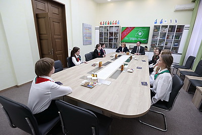 \"Каждый рад получить тут паспорт\". Всебелорусская акция \"Мы - граждане Беларуси!\" прошла в ЦИК 