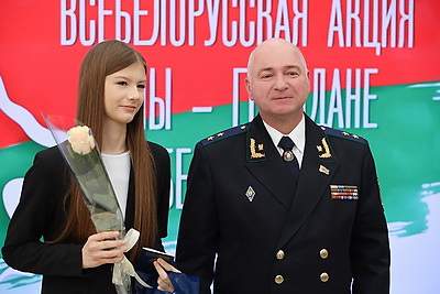 Первые паспорта гражданина Беларуси вручили детям сотрудников прокуратуры