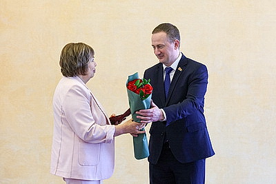 Турчин вручил госнаграды представителям различных сфер