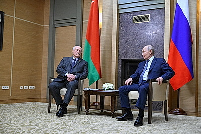 Лукашенко на встрече с Путиным позитивно оценил совместную работу правительств Беларуси и России