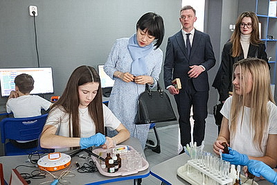 Представители агентств ООН в Беларуси посетили социальные объекты Островца и БелАЭС