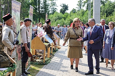 Память участников партизанского отряда \"Большевик\" почтили на мемориальном комплексе под Гомелем