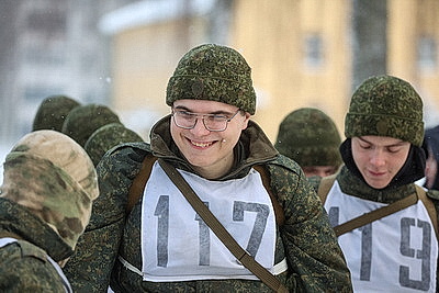 Внезапная проверка ВС продолжается. Бойцы сдают экзамен на выносливость