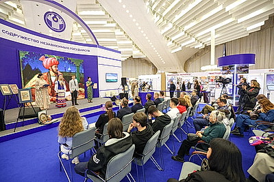 Искусство книги, творческие встречи. В Минске проходит международная книжная выставка-ярмарка