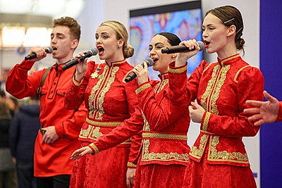 Подведение итогов творческих конкурсов, тематические площадки. В Минске проходит международная книжная выставка-ярмарка