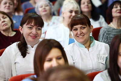 Атмосфера тепла и заботы. В РНПЦ травматологии и ортопедии прошла акция \"Терапия чудес\"