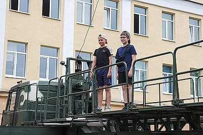 Новейшая техника и высокий профессионализм. 86-я бригада войск связи отметила юбилей