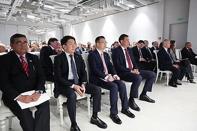 Иностранные дипломаты заговорили на мове. Глава МИД Рыженков встретил их в историческом месте Минска