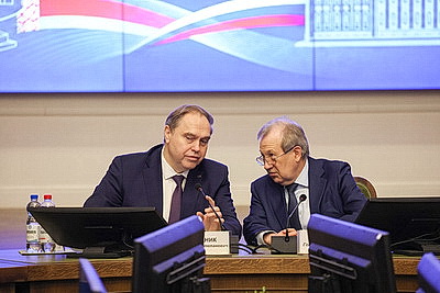 \"Получать новые знания, решать вопросы реального сектора экономики\". Глава НАН об актуальных задачах в науке