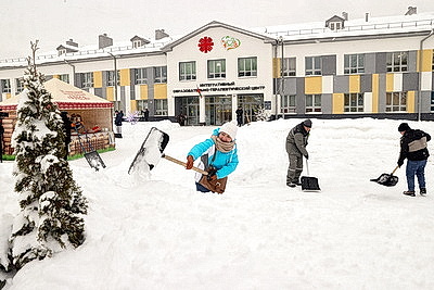 Последствия снегопада устраняют в городах Беларуси