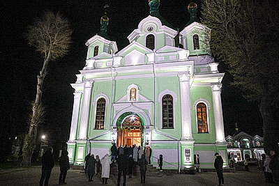 Православные верующие отмечают Пасху