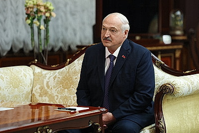 Лукашенко - Мантурову: Беларусь считает за честь сотрудничать с Россией