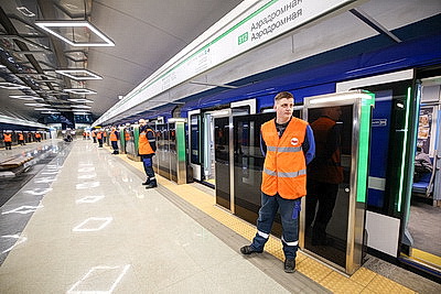 Ночные учения МЧС прошли на станции метро \"Аэродромная\" в Минске