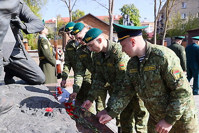 Цифровую звезду у памятника \"Советским пограничникам посвящается\" открыли в Бресте