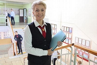 Учитель истории с 30-летним стажем: отдаем детям сердце