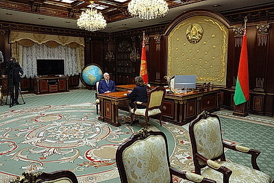 Лукашенко принял с докладом Кочанову