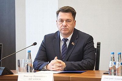 В ГрГУ состоялся открытый диалог министра информации со студентами