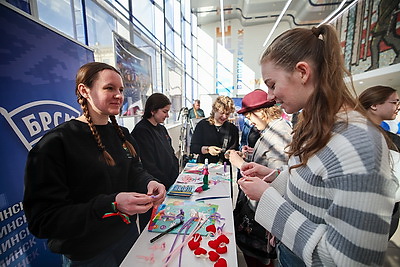 \"Образец для молодежи\". Орден Матери вручили 26 многодетным минчанкам