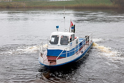 В Витебском районе курсирует \"Титаник\". Катер перевозит жителей Суража