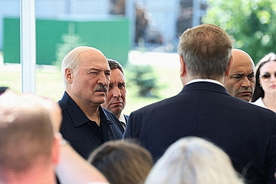 Лукашенко посетил хозяйство, где разводят красную породу коров