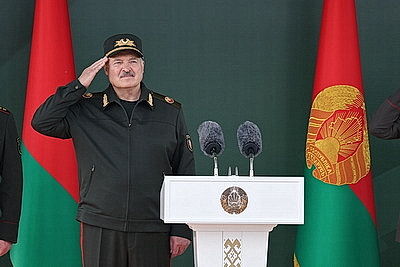 Лукашенко принял участие в церемонии приведения к военной присяге в Борисовском районе