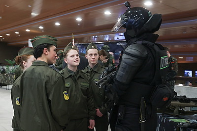 \"Сила - в людях\". Премьера кинокартины \"Душа защитника\" прошла в кинотеатре \"Москва\"