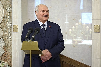Лукашенко зажег рождественскую свечу в храме в Минском районе