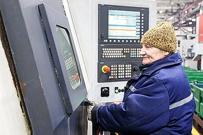 Идеал белорусской женщины, кадровый вопрос, развитие экономики. О чем говорил глава ЦИК с коллективом \"Гомсельмаша\"