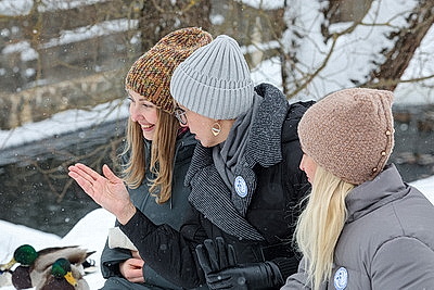 Акция \"Птичий патруль\": актив БСЖ подкармливает птиц
