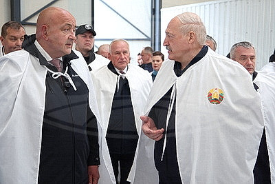 Лукашенко совершил рабочую поездку в Петриковский район