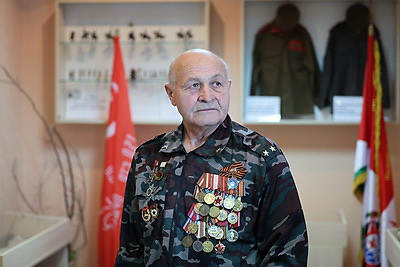 \"Герои были рядом - обычные парни чуть старше 18 лет\". Полочанин рассказал о службе в Афганистане