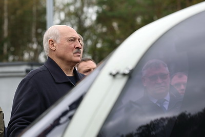 Лукашенко ознакомился с научными разработками гражданского и оборонного назначения